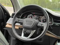 2023 Audi Q7 55 TFSI quattro S, чёрный — фото 12