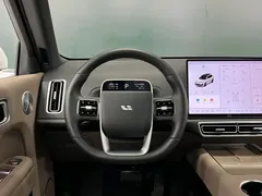 2025 Li Auto L8 Ultra, белый — фото 15