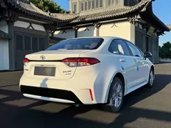 2022 Toyota Levin 185T CVT Luxury, белый — фото 6