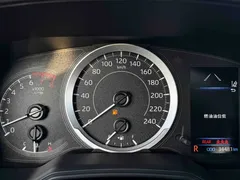 2022 Toyota Levin 185T CVT Luxury, белый — фото 22