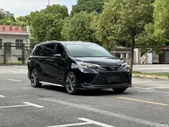2023 Toyota Granvia 2.5L Hybrid Premium Welfare PLUS — фото 2