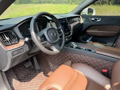2022 Volvo XC60 4WD Luxury, белый — фото 7