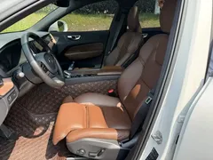 2022 Volvo XC60 4WD Luxury, белый — фото 8