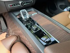 2022 Volvo XC60 4WD Luxury, белый — фото 9