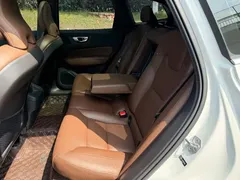 2022 Volvo XC60 4WD Luxury, белый — фото 12