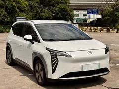 2025 Aion Y Plus 510 Executive 58.9kWh, белый — фото 2