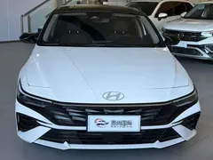 2023 Hyundai Elantra 1.5L CVT LUX Premium, белый — фото 2