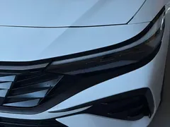 2023 Hyundai Elantra 1.5L CVT LUX Premium, белый — фото 3