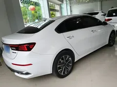 2021 Kia Cerato 1.5L CVT Fashion, белый — фото 7