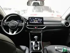 2021 Kia Cerato 1.5L CVT Fashion, белый — фото 10