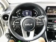 2021 Kia Cerato 1.5L CVT Fashion, белый — фото 11