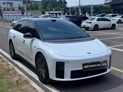 2025 Li Auto i6 4WD Standard, белый — фото 2