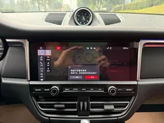 2020 Porsche Macan 2.0T, белый — фото 10