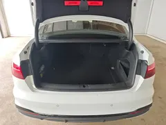 2023 Audi A4L 40 TFSI, белый — фото 11