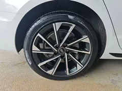 2023 Audi A4L 40 TFSI, белый — фото 13