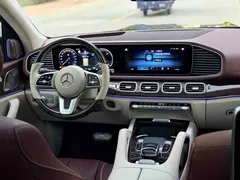 2021 Mercedes-Benz Maybach GLS 600 4MATIC, чёрный — фото 4