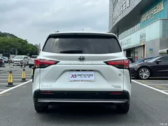 2021 Toyota Sienna 2.5L Hybrid Platinum — фото 4