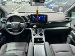 2021 Toyota Sienna 2.5L Hybrid Platinum — фото 9