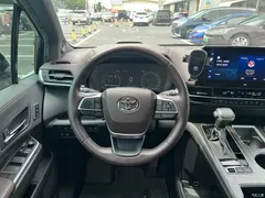 2021 Toyota Sienna 2.5L Hybrid Platinum — фото 11
