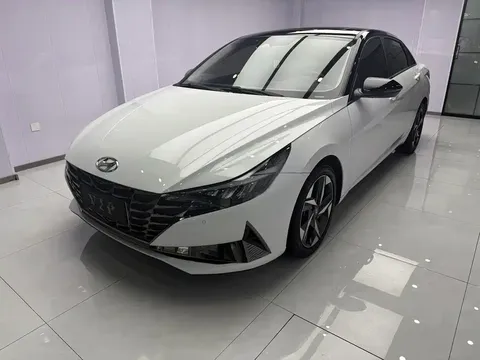 2022 Hyundai Elantra 1.5L CVT LUX Premium