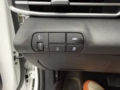2022 Hyundai Elantra 1.5L CVT LUX Premium, белый — фото 9