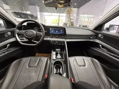 2022 Hyundai Elantra 1.5L CVT LUX Premium, белый — фото 16