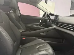 2022 Hyundai Elantra 1.5L CVT LUX Premium, белый — фото 17