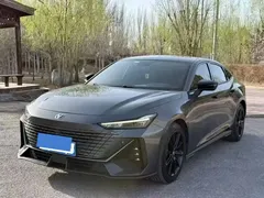 2023 Changan UNI-V 1.5T exclusive — фото 1
