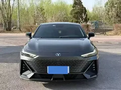 2023 Changan UNI-V 1.5T exclusive — фото 2