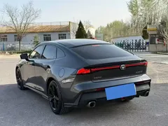 2023 Changan UNI-V 1.5T exclusive — фото 4