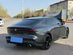 2023 Changan UNI-V 1.5T exclusive — фото 6
