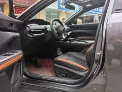2023 Changan UNI-V 1.5T exclusive — фото 9