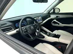 2024 BYD Yuan UP 401km Vitality, белый — фото 16