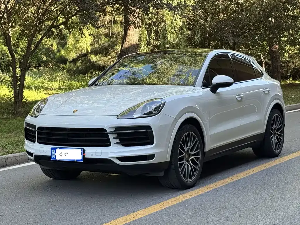 2022 Porsche Cayenne Coupe 3.0T Platinum