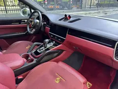 2022 Porsche Cayenne Coupe 3.0T Platinum, белый — фото 3