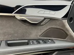 2022 Audi A8 New Energy A8L 60 TFSIe quattro Collection — фото 17