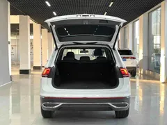 2023 Volkswagen Tiguan L 280TSI AT 2WD Limited Edition, белый — фото 18
