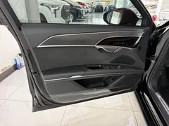 2023 Audi A8L 50 TFSI quattro, чёрный — фото 5