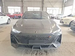 2022 Changan UNI-V 1.5T — фото 3