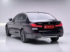 2021 BMW 5 Series 530Li Leading M Sport Package, чёрный — фото 4