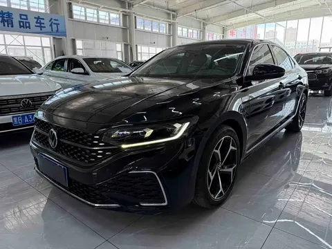 2022 Volkswagen Passat 280TSI Elite