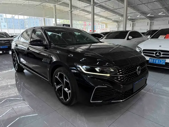 2022 Volkswagen Passat 280TSI Elite