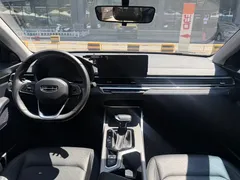 2022 Geely Emgrand 4 1.5L CVT — фото 12