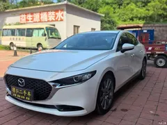 2021 Mazda 3 2.0L AT, белый — фото 1