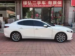 2021 Mazda 3 2.0L AT, белый — фото 5