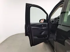 2021 Mercedes-Benz Vito 2.0T Elite 7 seats — фото 17
