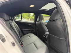 2020 Lexus UX 300e EV, белый — фото 9