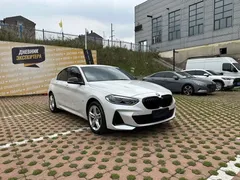 2022 BMW 1 Series 120i M Sport, белый — фото 3