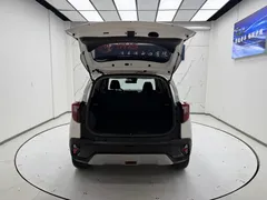2023 Kia Seltos 1.5L CVT Luxury, белый — фото 9