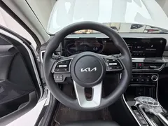 2023 Kia Seltos 1.5L CVT Luxury, белый — фото 10